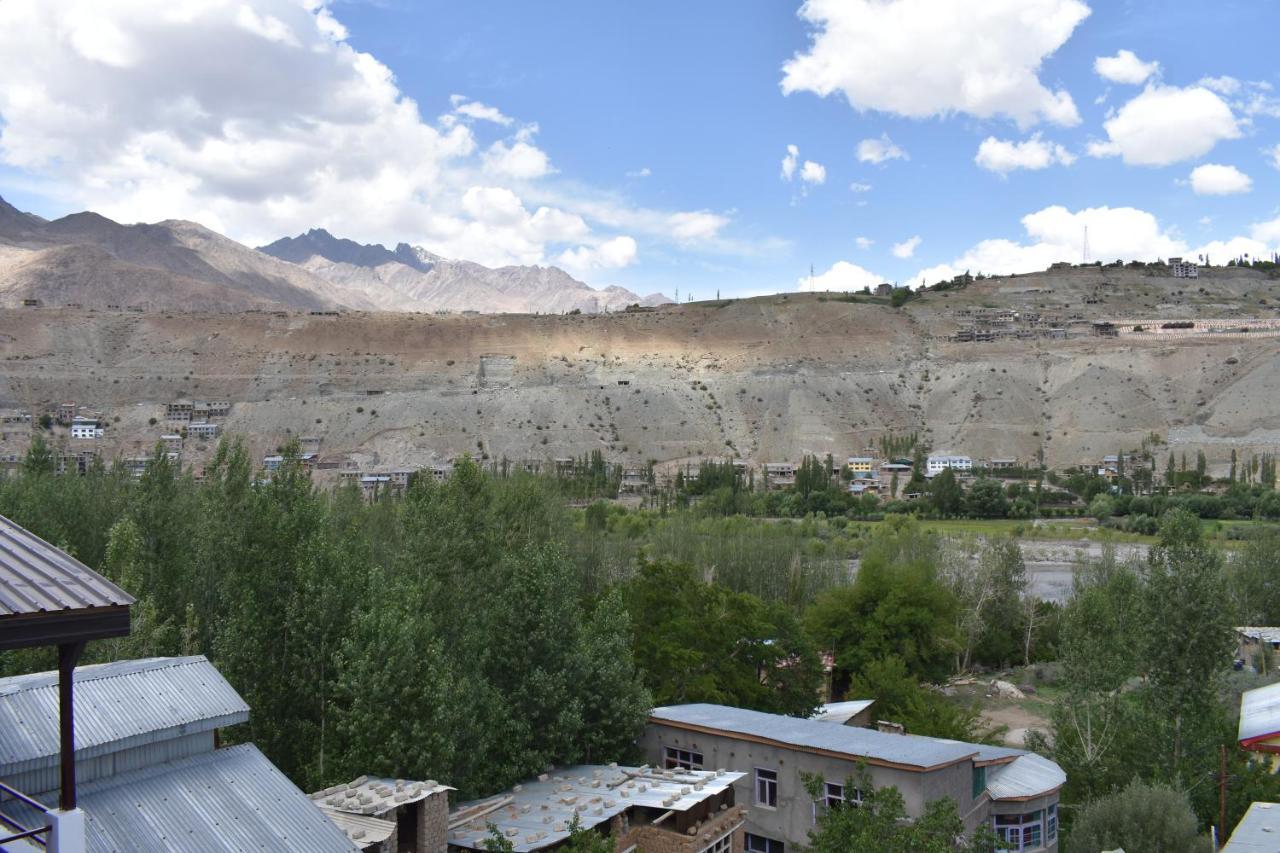 Hotel Rangyul Kargil Exterior photo